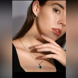 ✨Elegant Princess Di Inspired Blue Sapphire Rhinestone Necklace Earrings Set 💙✨
